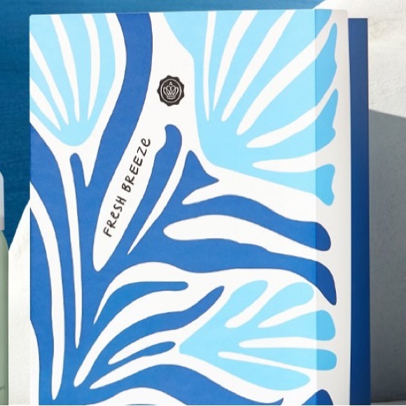 GLOSSYBOX Limited Edition ‘Fresh Breeze’ Keepsake Storage Box - Picture 6 of 6